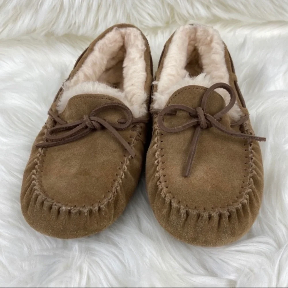 UGG LOAFERS FLATS SLIPON FUR SIZE 5 WOMAN